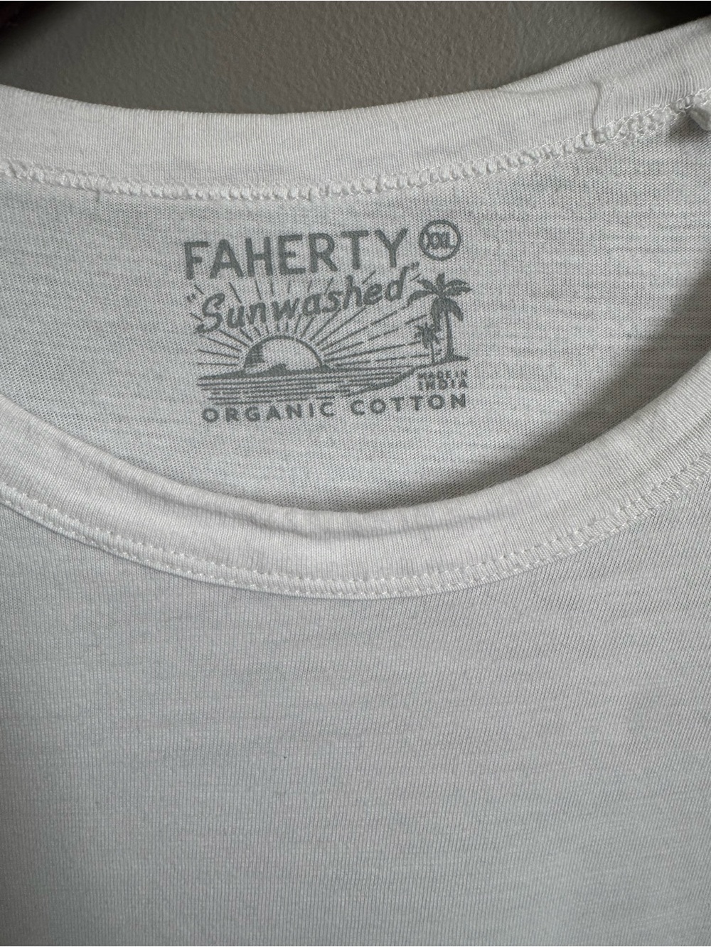 Faherty Top XXL - Picture 2 of 4
